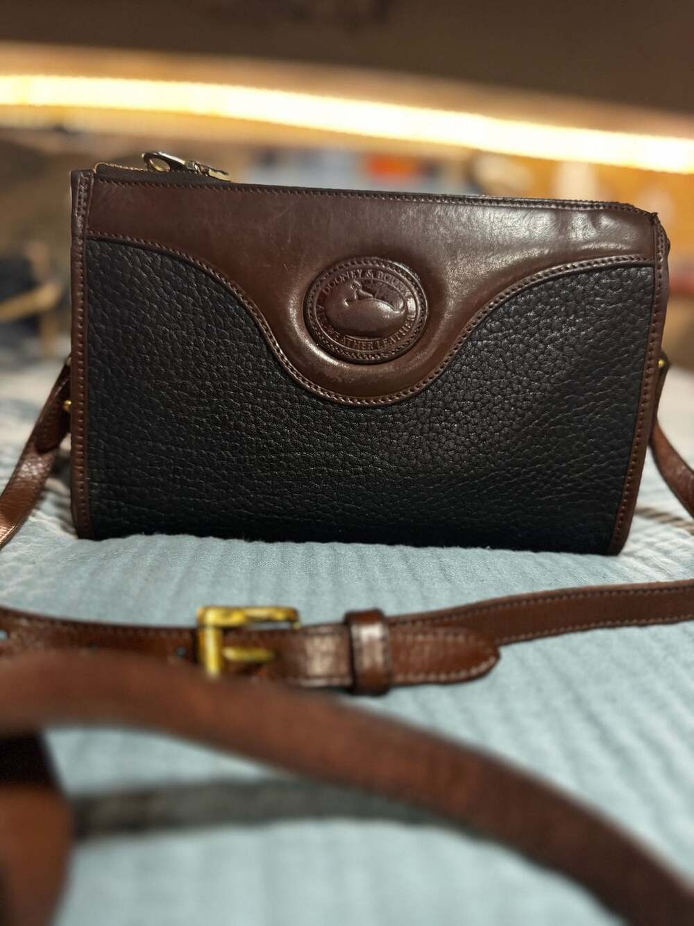 Vintage 90s Dooney & Bourke B719 Black pebble leather tan Trim*Zip Shoulder Bag